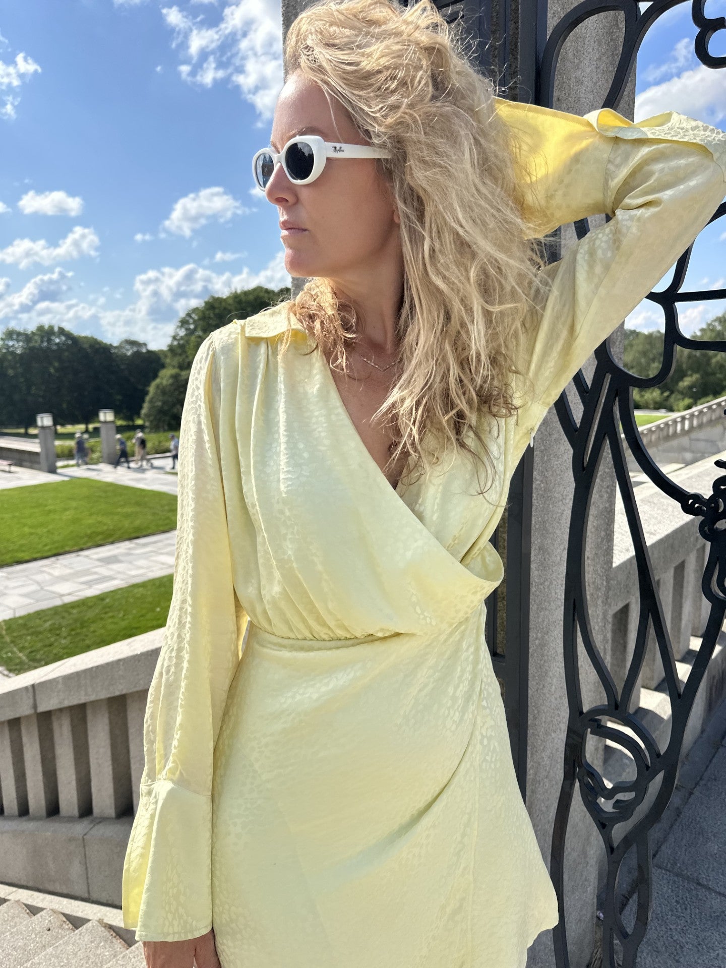 Vera dress in yellow leopard