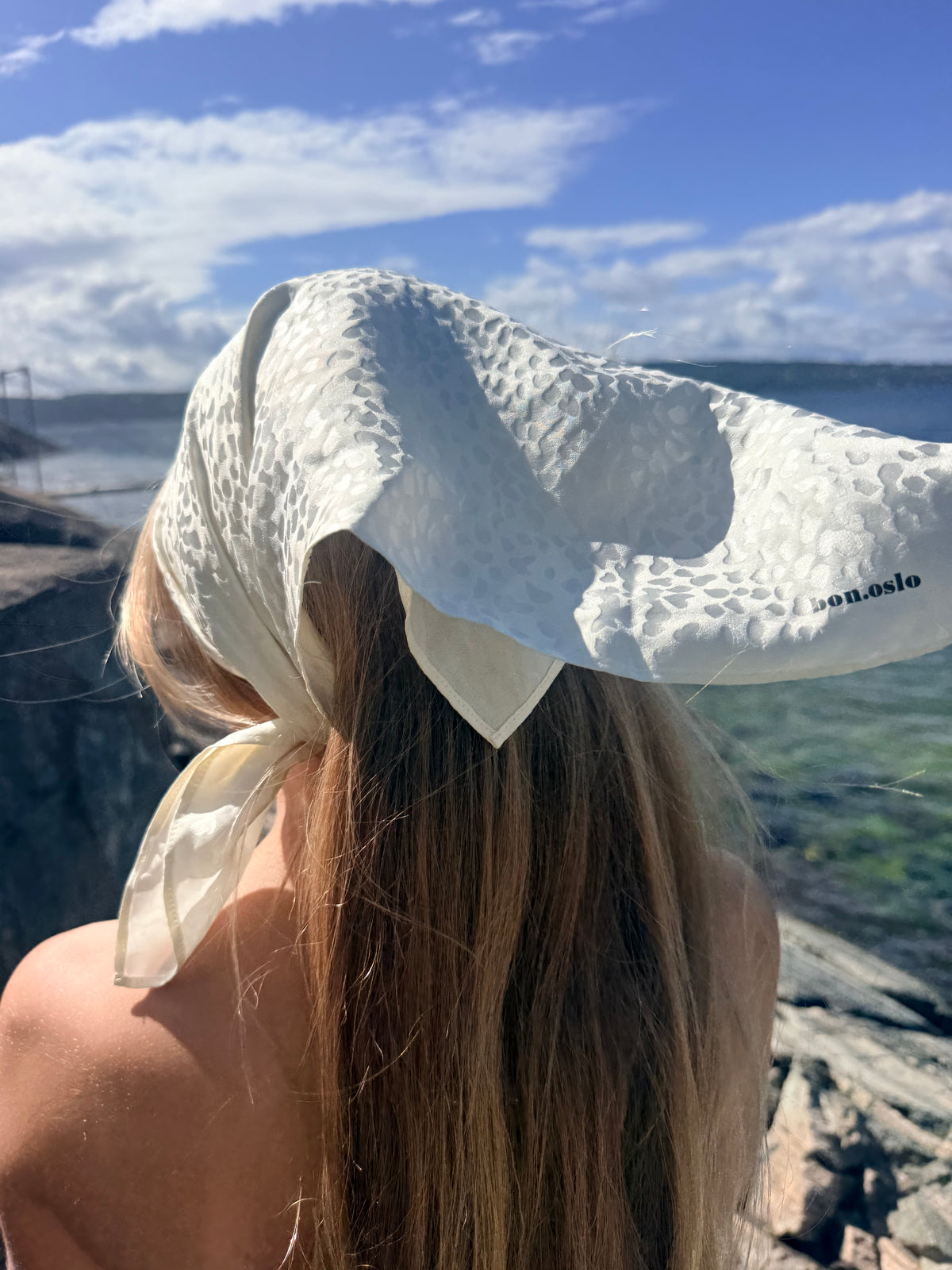 Vera scarf in creme leopard