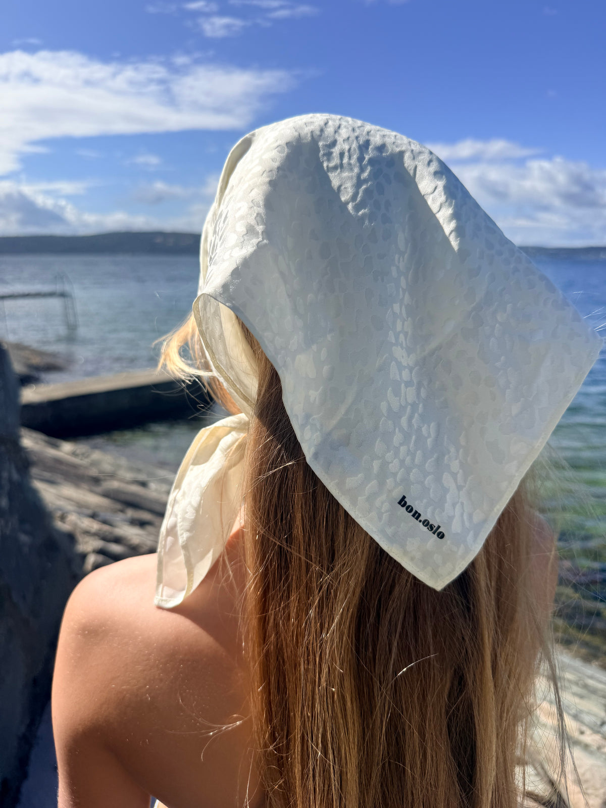 Vera scarf in creme leopard