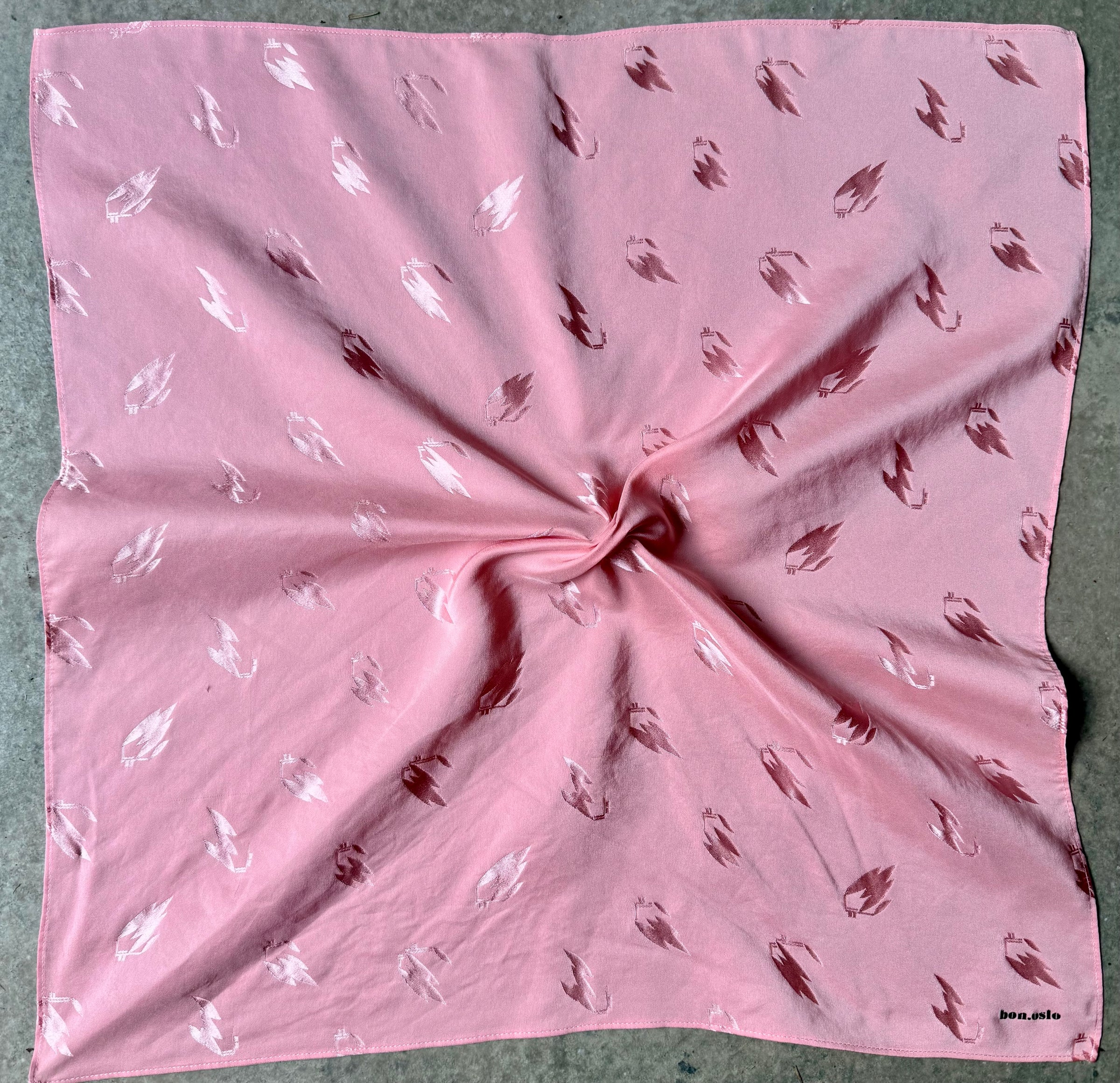 Vera scarf in pink jacquard